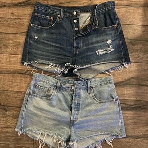 Levi’s 501 short bundle.